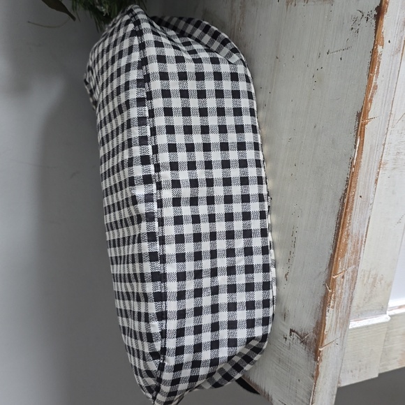 BAGGU Medium Crescent Bag In Black And White Gingham - Picture 6 of 10